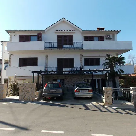 Apartment With Private Pool Njivice